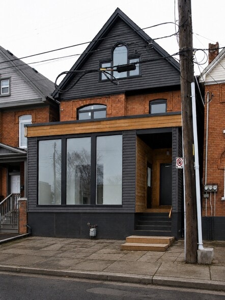 76 Wentworth St S, Hamilton, ON for sale - Building Photo - Image 2 of 38