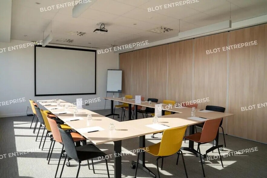 Bureau dans Saint-Herblain à louer - Photo du bâtiment - Image 2 de 15