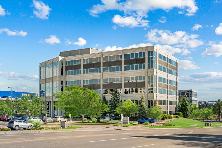 7958 S Chester St, Englewood, CO à louer - Photo du bâtiment - Image 2 de 14