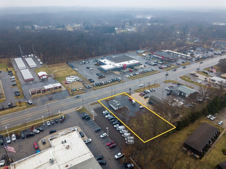 2535 Highland Rd, Highland, MI for sale - Building Photo - Image 2 of 25