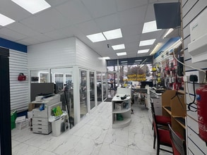 59 The Broadway, Greenford à louer Photo intérieure- Image 2 de 4