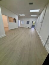 429 W Hallandale Beach Blvd, Hallandale, FL for lease Interior Photo- Image 1 of 7