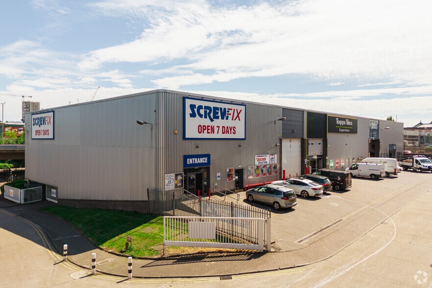 Edgware Rd, London for lease - Primary Photo - Image 1 of 6
