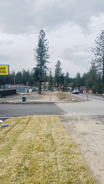 6003 Highway 291, Nine Mile Falls, WA à vendre - Vidéo sur l’inscription commerciale - Image 2 de 7