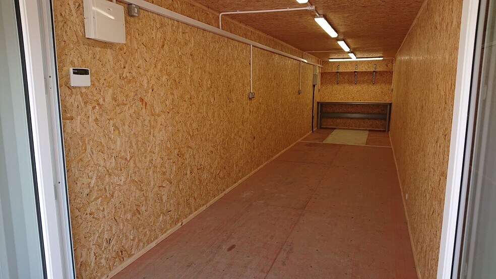 Kents Ln, Newcastle for lease - Interior Photo - Image 3 of 7