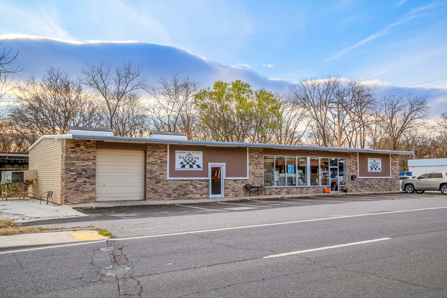 128 N Lowry St, Smyrna, TN à vendre - Photo du bâtiment - Image 1 de 1