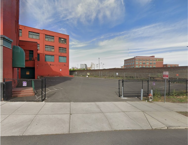 104 S Division St, Spokane, WA à louer - Photo du bâtiment - Image 3 de 4