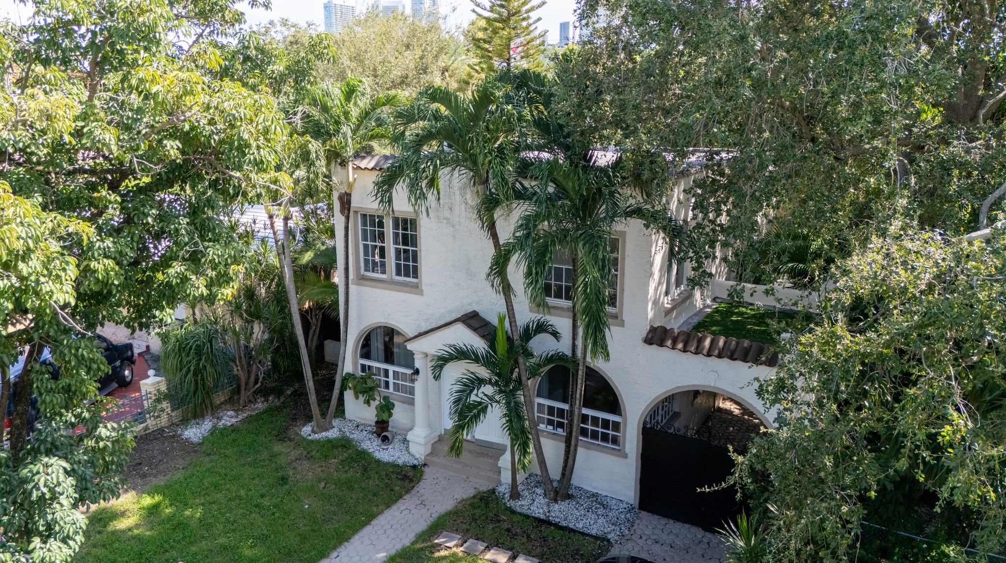 22 NE 44th St, Miami, FL for lease Interior Photo- Image 1 of 21