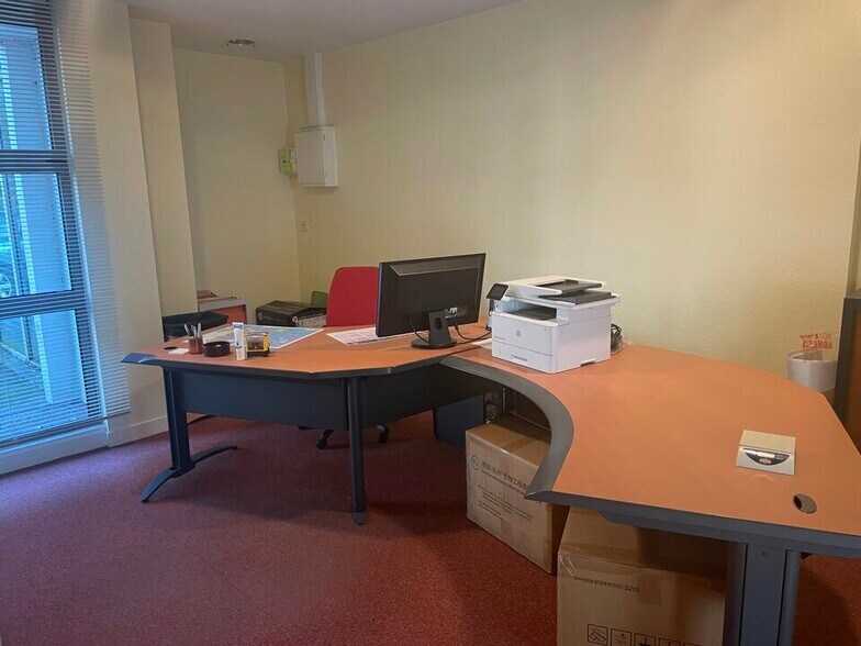 Office in Brest for lease - Interior Photo - Image 3 of 11