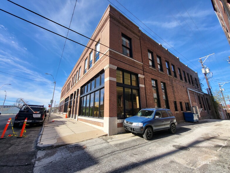 223 W 3rd St, Joplin, MO à vendre - Photo du bâtiment - Image 2 de 32