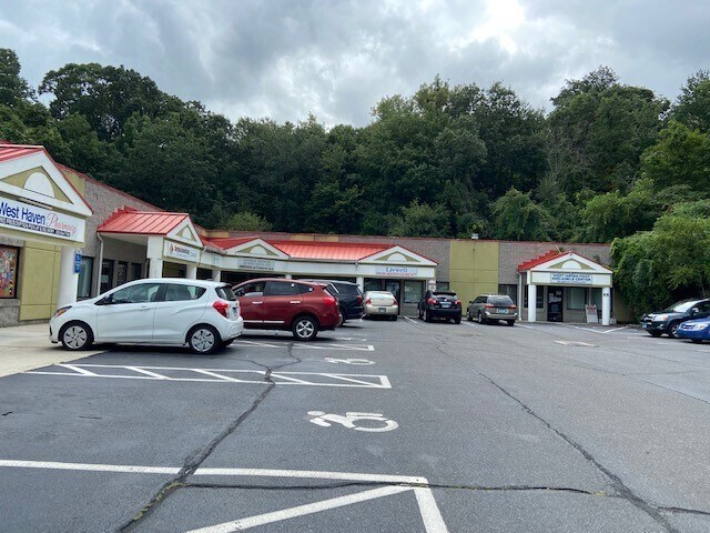 764 Campbell Ave, West Haven, CT à vendre - Photo du bâtiment - Image 3 de 18