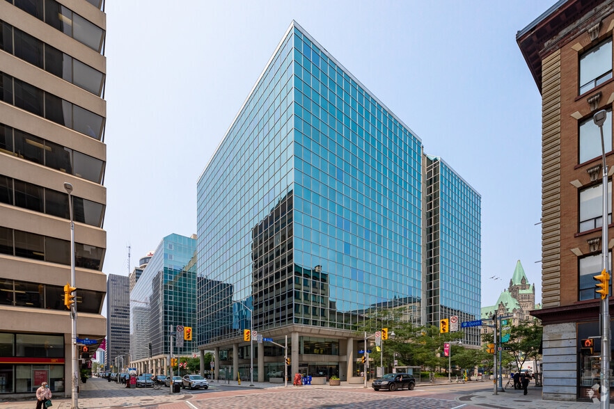 240 Sparks St, Ottawa, ON à louer - Photo du bâtiment - Image 3 de 16