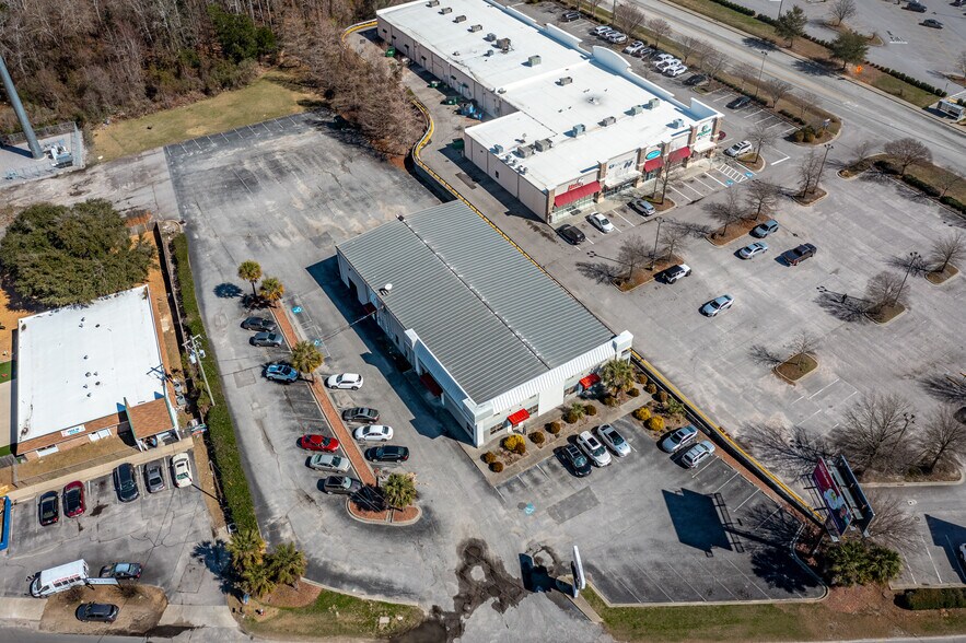 7474 Garners Ferry Rd, Columbia, SC à vendre - Photo du bâtiment - Image 2 de 9