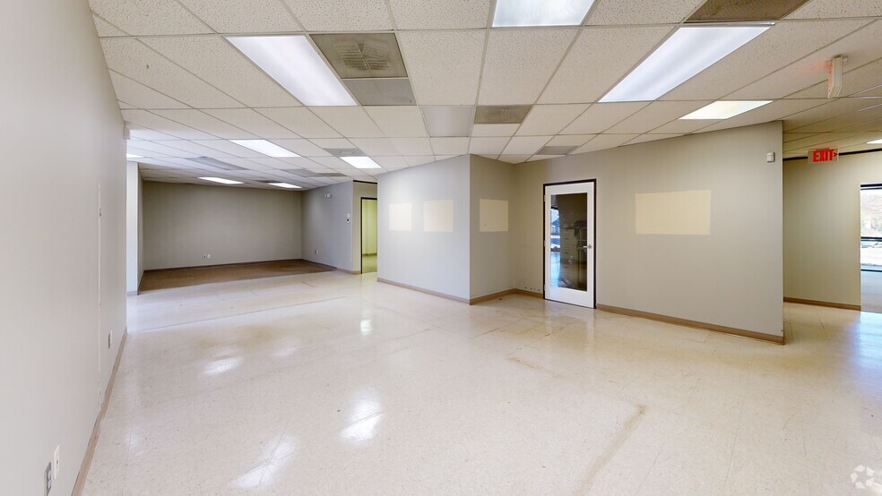 7500 E Independence Blvd, Charlotte, NC for lease - Matterport 3D Scan - Image 3 of 64