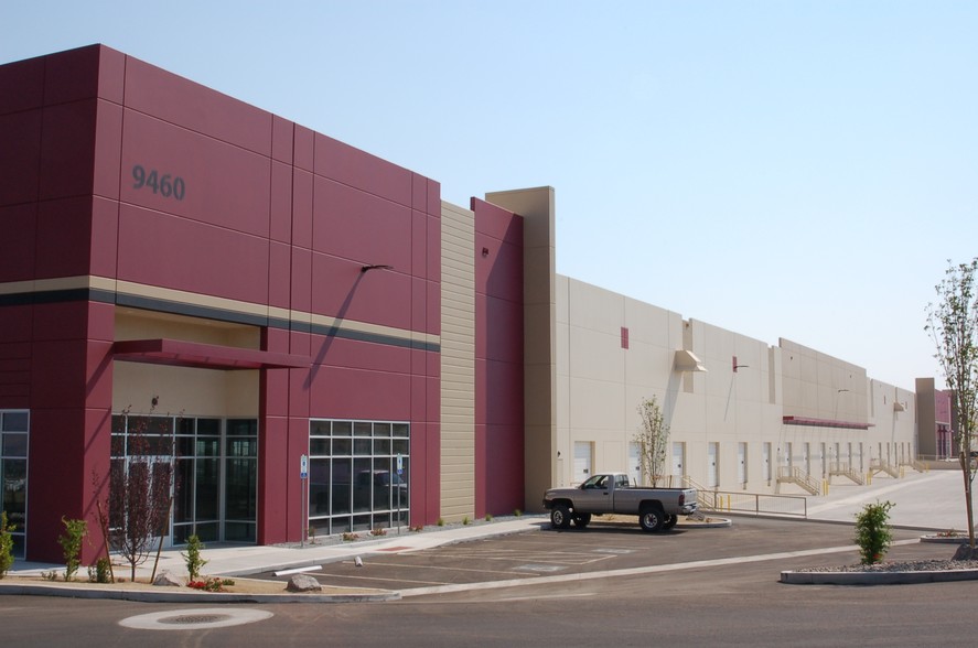 9470 N Virginia St, Reno, NV for lease - Building Photo - Image 3 of 7