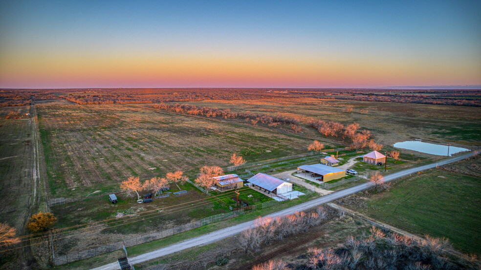 County Road 329, Jourdanton, TX for sale - Building Photo - Image 3 of 20