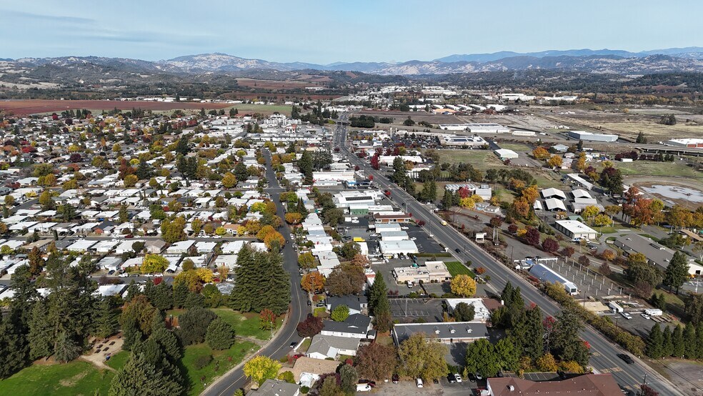 1040 N State St, Ukiah, CA à vendre - Photo du bâtiment - Image 3 de 7