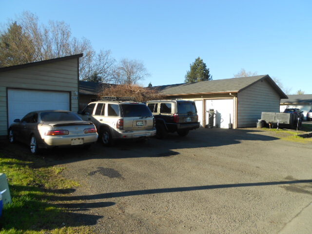 Plus de détails pour 1833 NE Barberry Dr, Hillsboro, OR - Multi-résidentiel à vendre