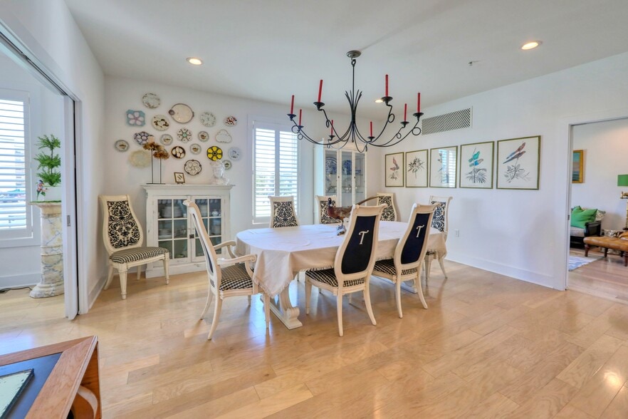 205 E Savannah Rd, Lewes, DE for sale - Interior Photo - Image 3 of 41