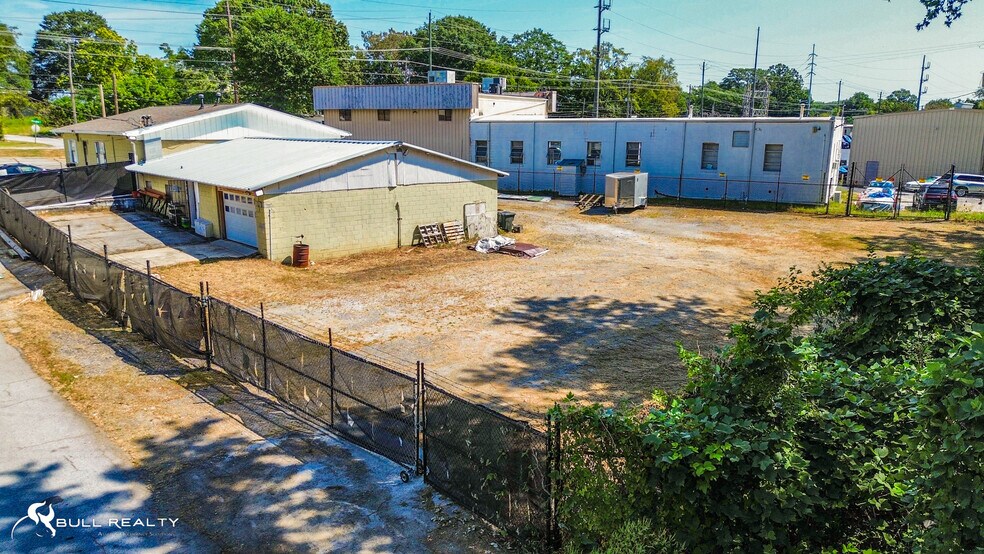 1464 Willingham Dr, East Point, GA à vendre - Photo du bâtiment - Image 2 de 25