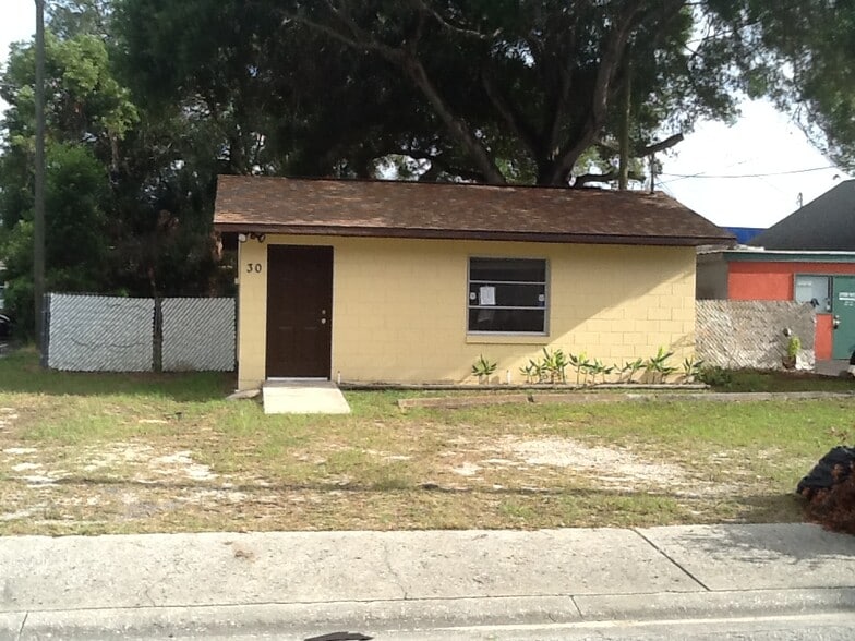 30 E Saint Louis Ave, Eustis, FL à louer - Photo du bâtiment - Image 1 de 10