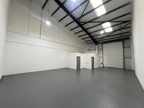 Featherbed Ln, Shrewsbury for lease Interior Photo- Image 2 of 5