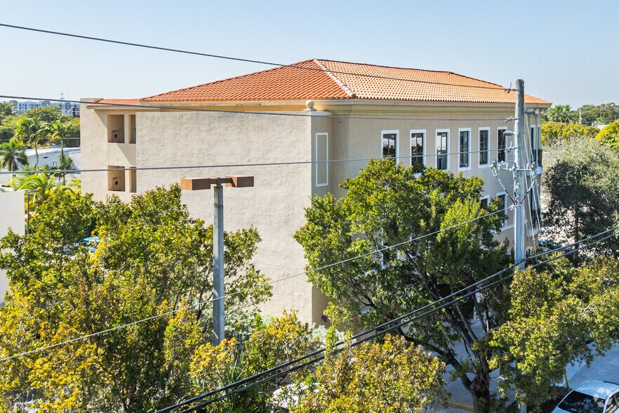 9780 E Indigo St, Palmetto Bay, FL à louer - Photo du bâtiment - Image 2 de 4