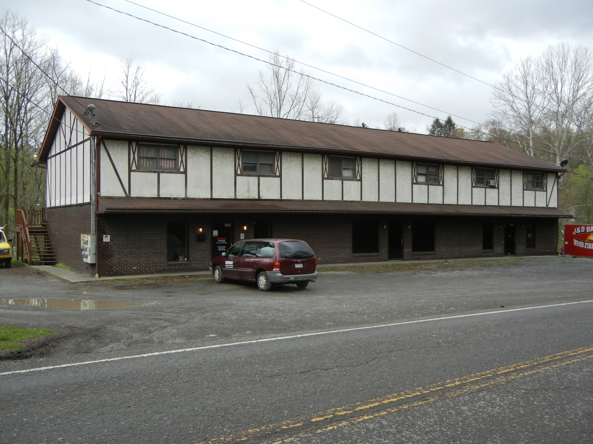 1059 Dents Run Blvd, Granville, WV à vendre Photo du bâtiment- Image 1 de 1