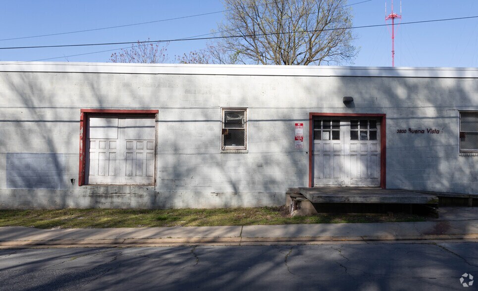 3800 Buena Vista Ave, Baltimore, MD à louer - Photo du bâtiment - Image 3 de 4