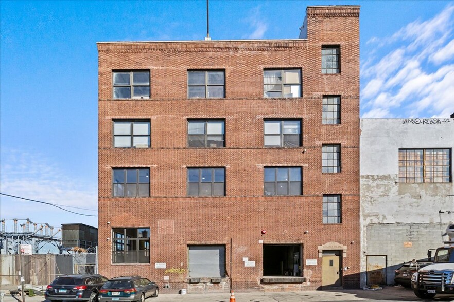 129 26th St, Brooklyn, NY for lease - Building Photo - Image 2 of 4