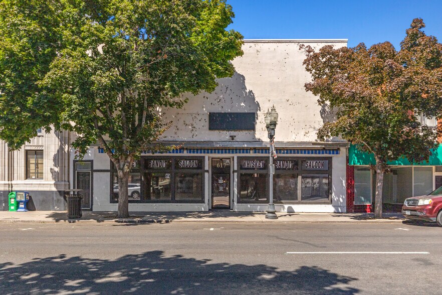 617 Main St, Klamath Falls, OR à vendre - Photo du bâtiment - Image 2 de 49