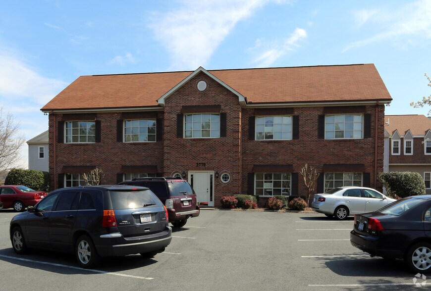 3779 Vest Mill Rd, Winston-Salem, NC à louer - Photo du bâtiment - Image 3 de 4