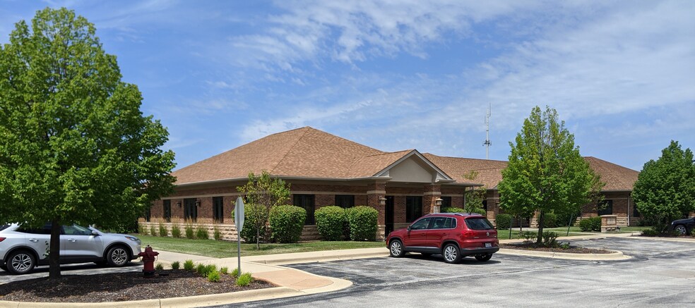 3831 McCoy Dr, Aurora, IL à vendre - Photo principale - Image 1 de 1