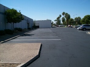 2625 E University Dr, Phoenix, AZ à louer Photo intérieure- Image 1 de 6