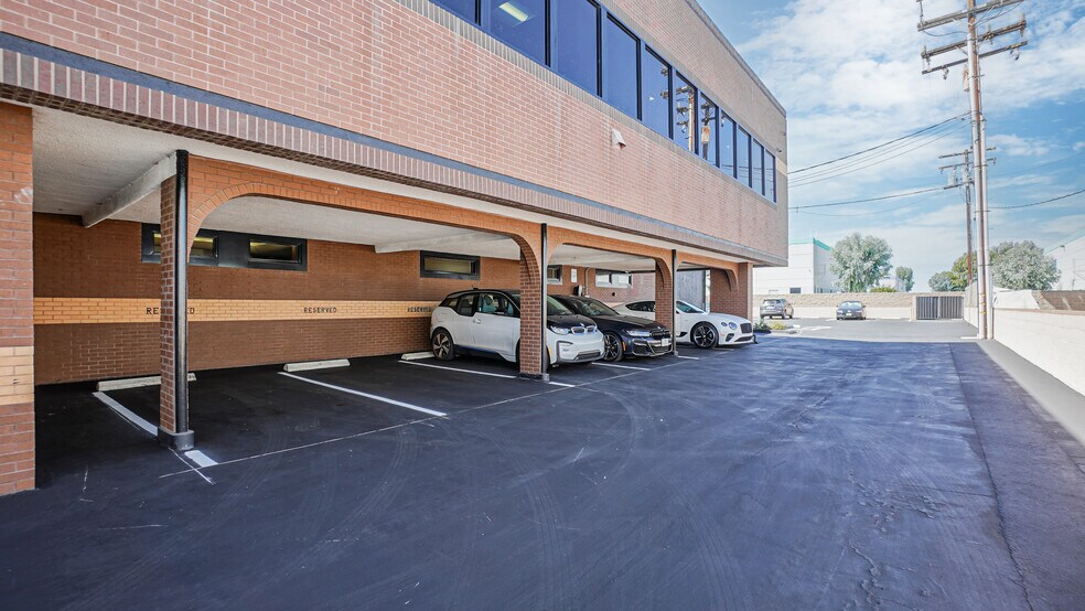 20355 Hawthorne Blvd, Torrance, CA à louer - Photo du bâtiment - Image 2 de 33