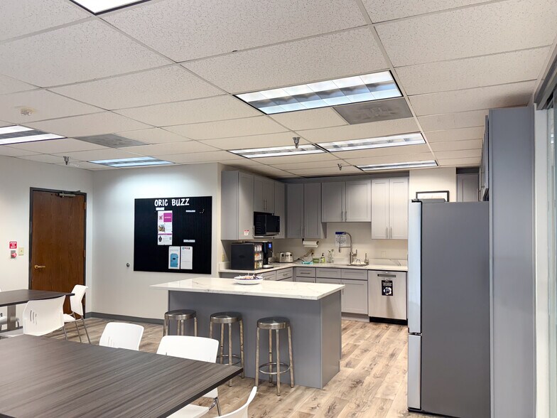 1345 River Bend Dr, Dallas, TX à louer - Photo intérieure - Image 3 de 19