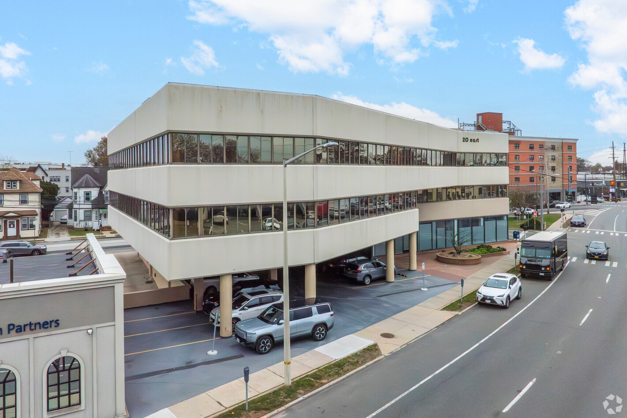 20 E Sunrise Hwy, Valley Stream, NY à louer Photo principale- Image 1 de 6