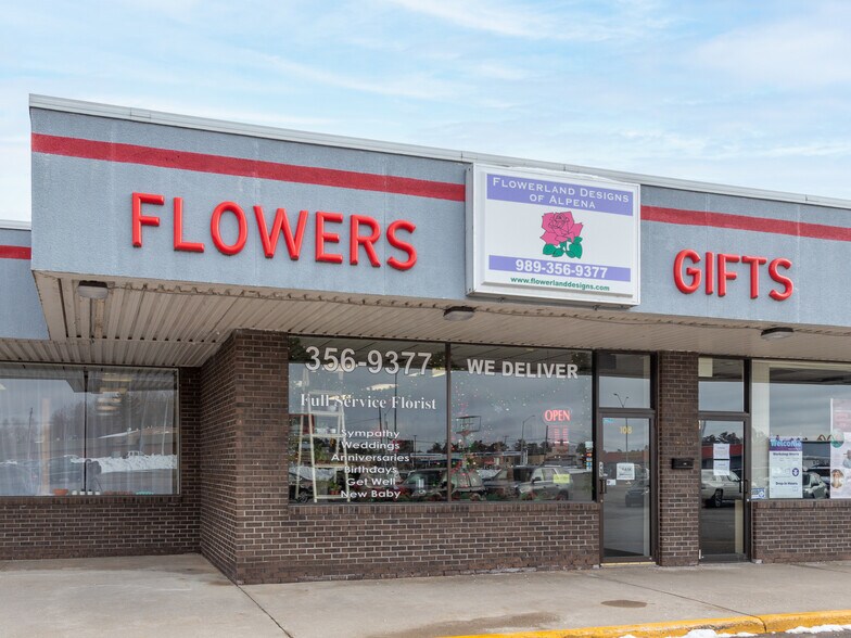 2205 US Highway 23 S, Alpena, MI à louer - Photo du bâtiment - Image 3 de 13