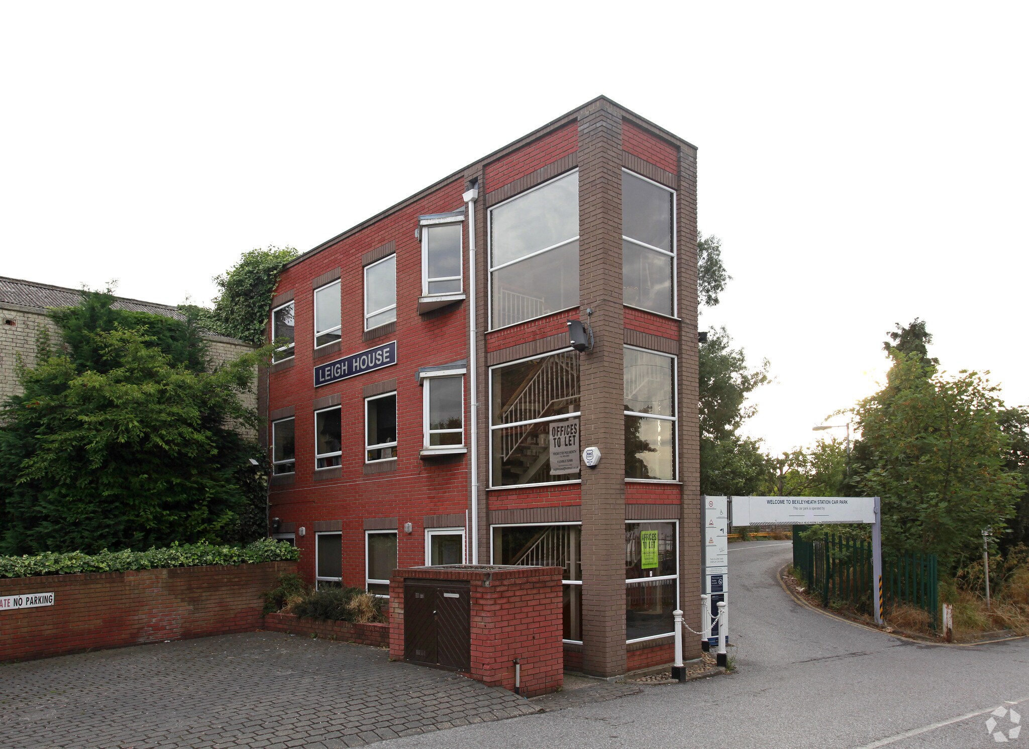 7 Station Appr, Bexleyheath for lease Primary Photo- Image 1 of 7