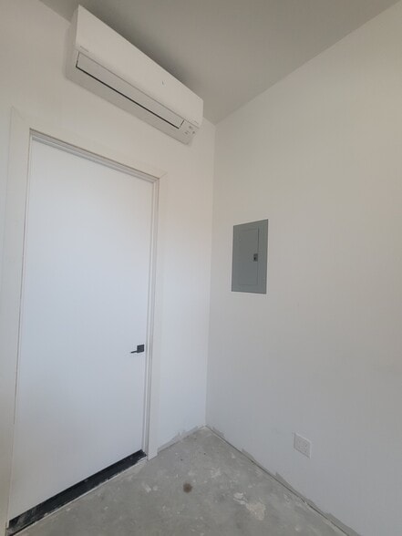 483 Willis Ave, Bronx, NY for lease - Interior Photo - Image 3 of 9