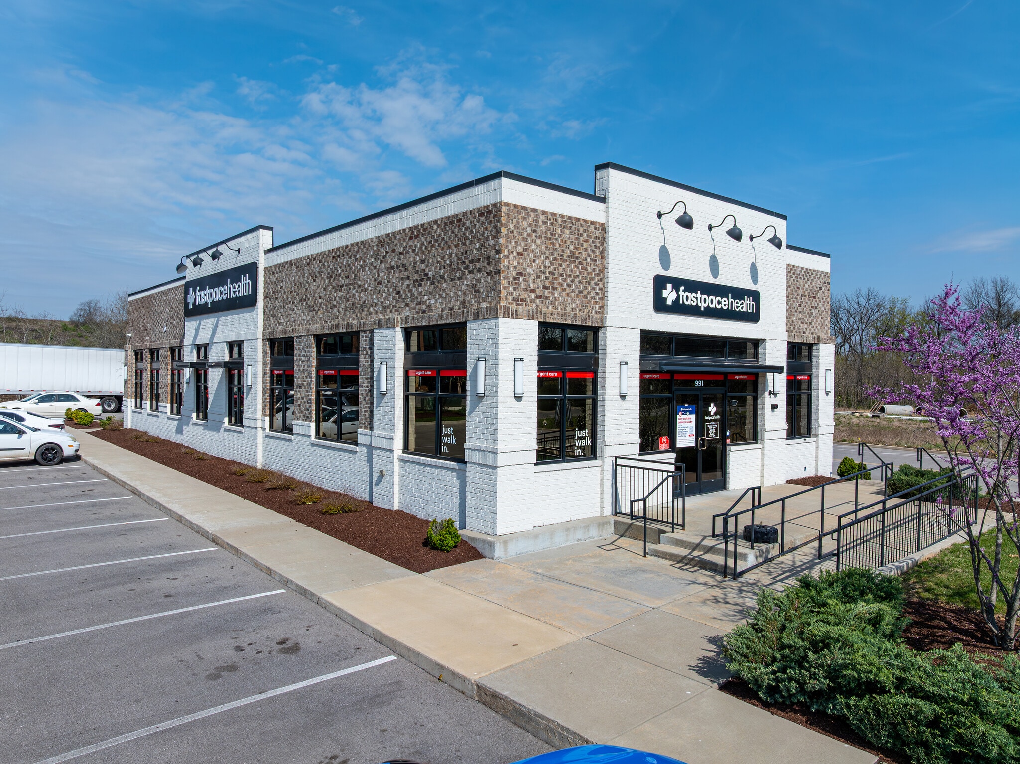 991 Elliston Way, Thompson's Station, TN for lease Primary Photo- Image 1 of 8