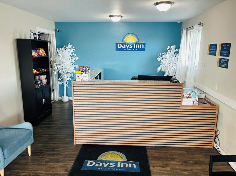 109 16th St, Wheatland, WY à vendre - Photo du bâtiment - Image 3 de 9