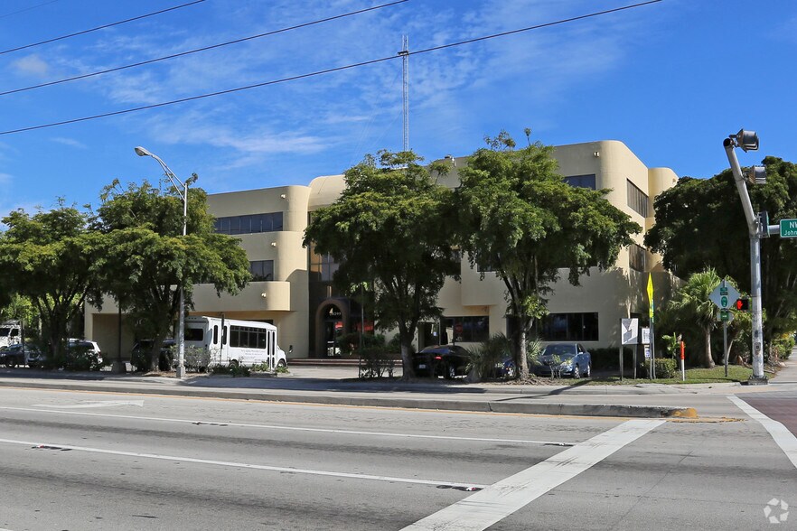 20295 NW 2nd Ave, Miami, FL à louer - Photo du bâtiment - Image 2 de 8