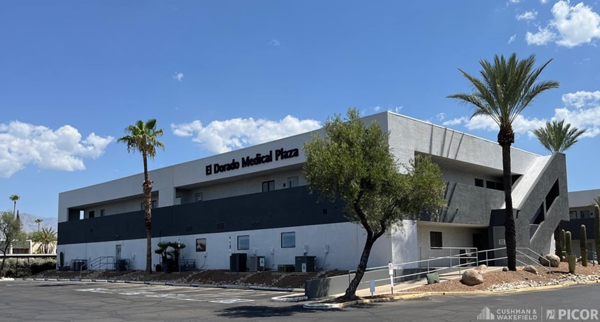 1500 N Wilmot Rd, Tucson, AZ for lease Building Photo- Image 1 of 2