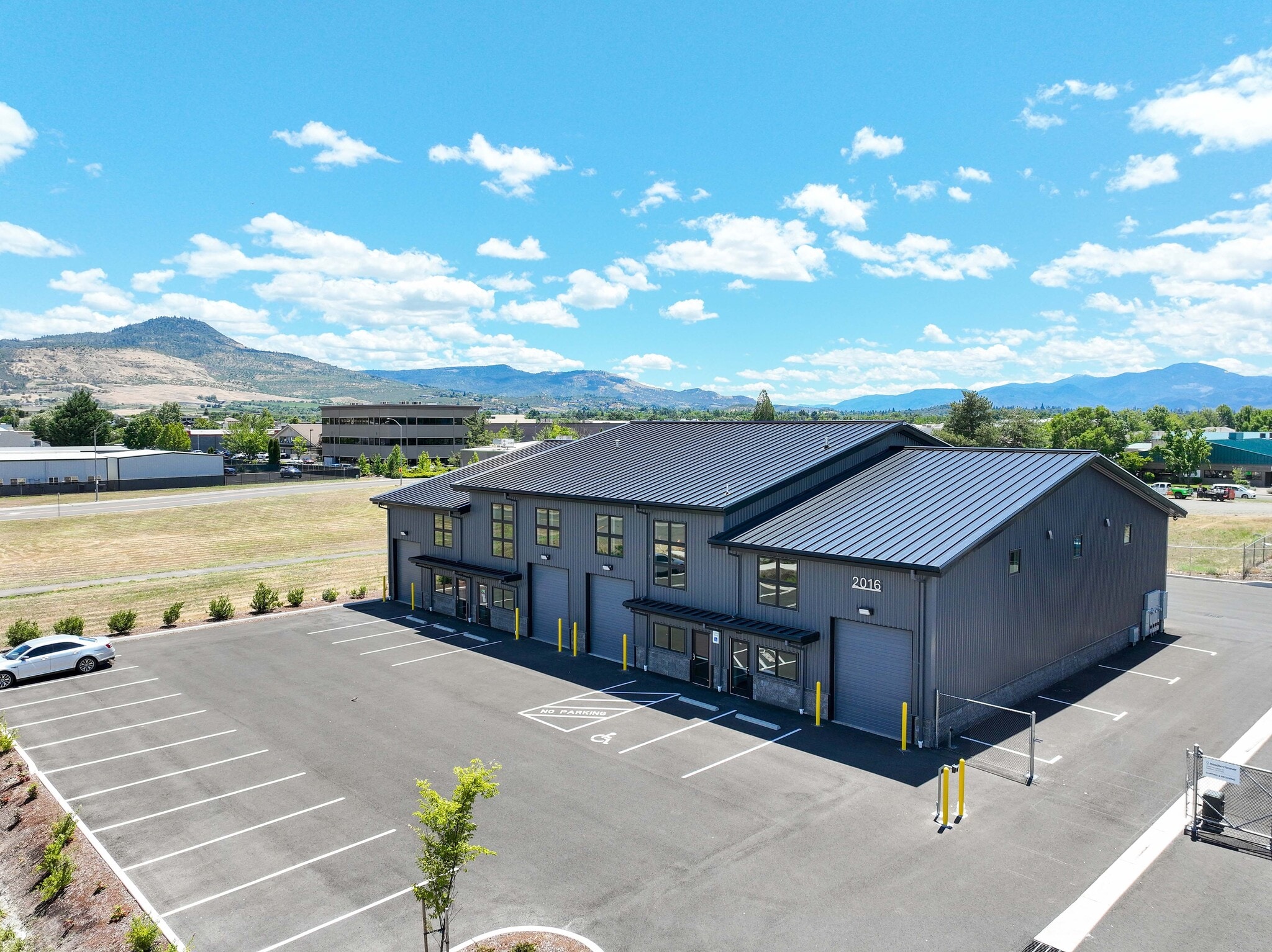 2016 Commerce, Medford, OR for lease Building Photo- Image 1 of 13