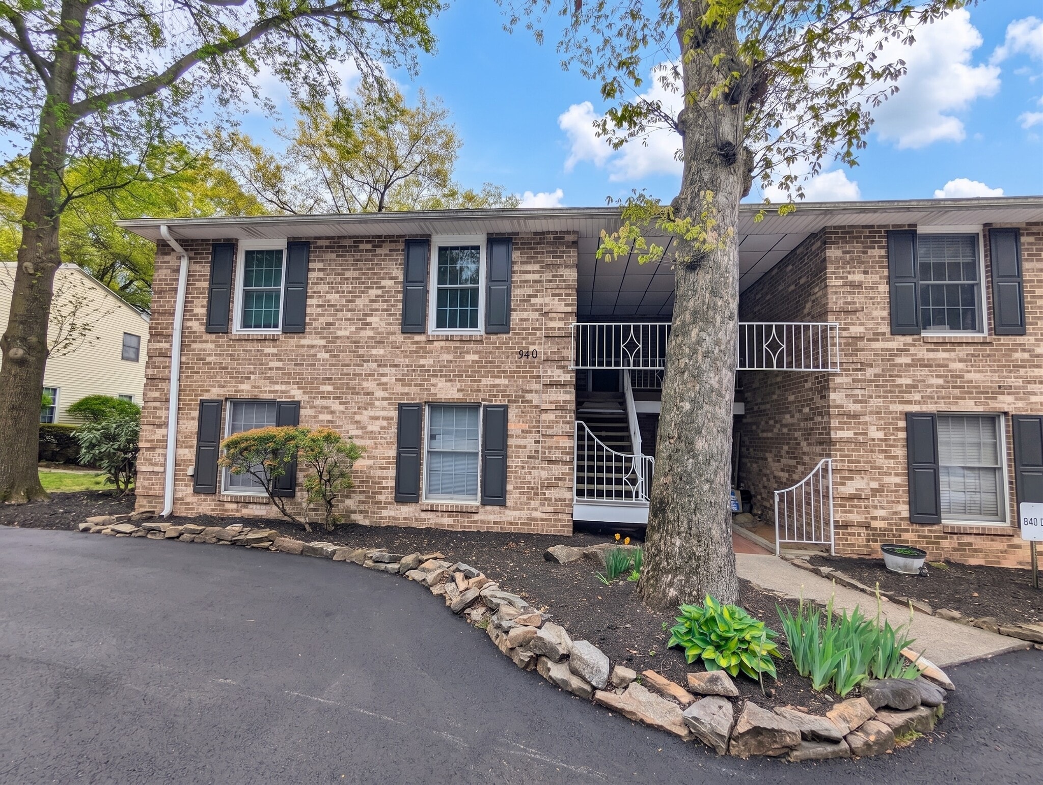 940A Innsbruck Dr, Hummelstown, PA for sale Primary Photo- Image 1 of 24