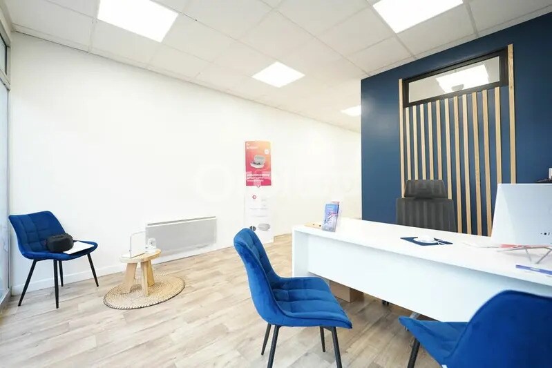 Office in Caluire-et-Cuire for lease - Interior Photo - Image 2 of 6