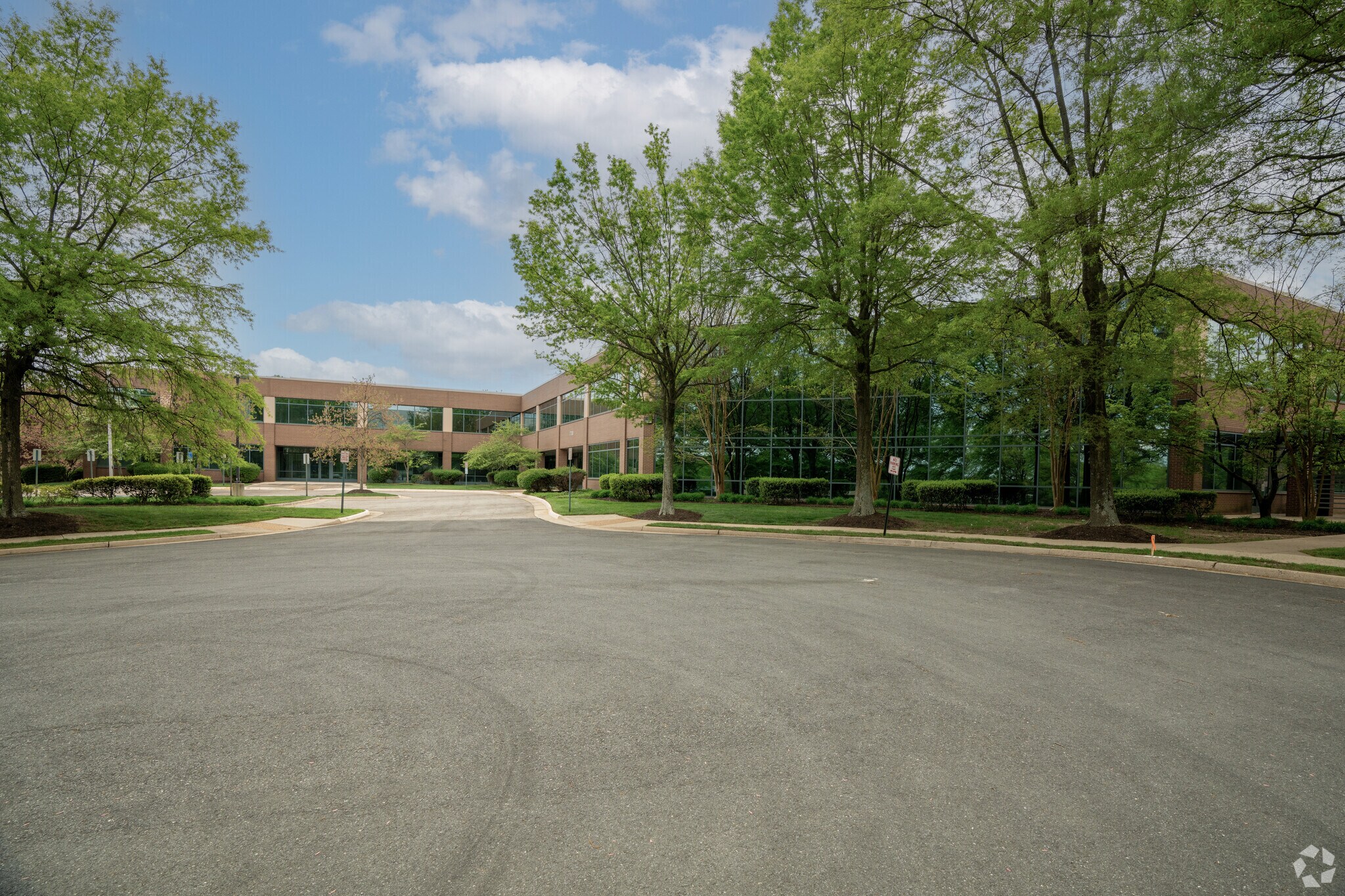 7374 Boston Blvd, Springfield, VA à louer Photo du bâtiment- Image 1 de 6