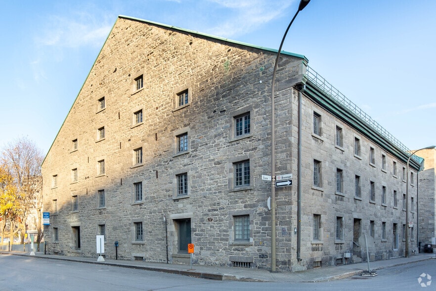 15-17 Rue Duke, Montréal, QC à louer - Photo du bâtiment - Image 2 de 6