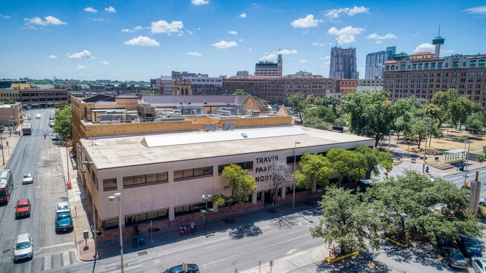 800 Navarro St, San Antonio, TX for lease - Primary Photo - Image 1 of 14
